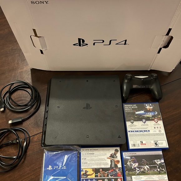 Sony PS4 1TB gaming system with 3 games. - Picture 7 of 7